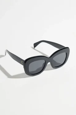 Sunglasses-Dynamite Exaggerated Cat-Eye Sunglasses Purple