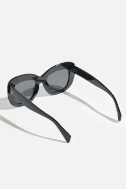 Sunglasses-Dynamite Exaggerated Cat-Eye Sunglasses Purple
