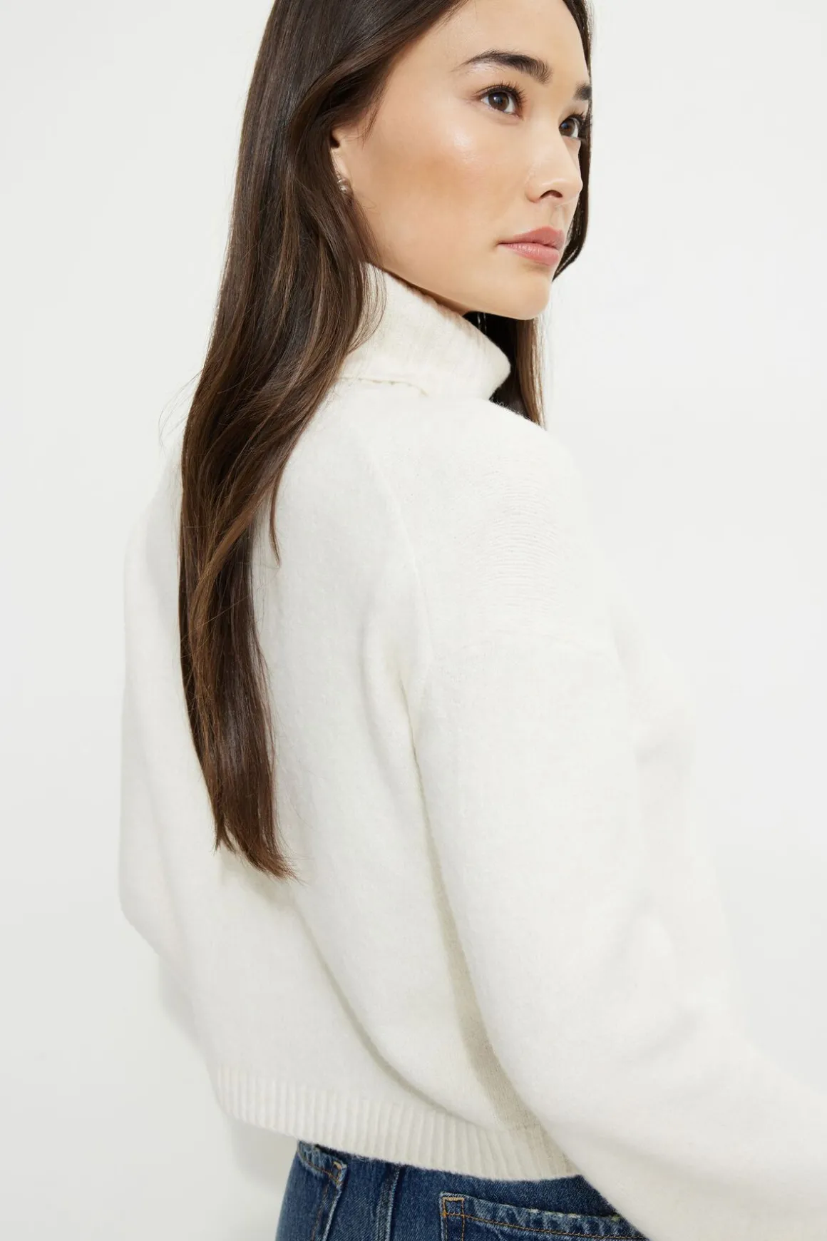 Sweaters & Cardigans | Sweaters-Dynamite Heavenlyarn™ Cropped Turtleneck Sweater White