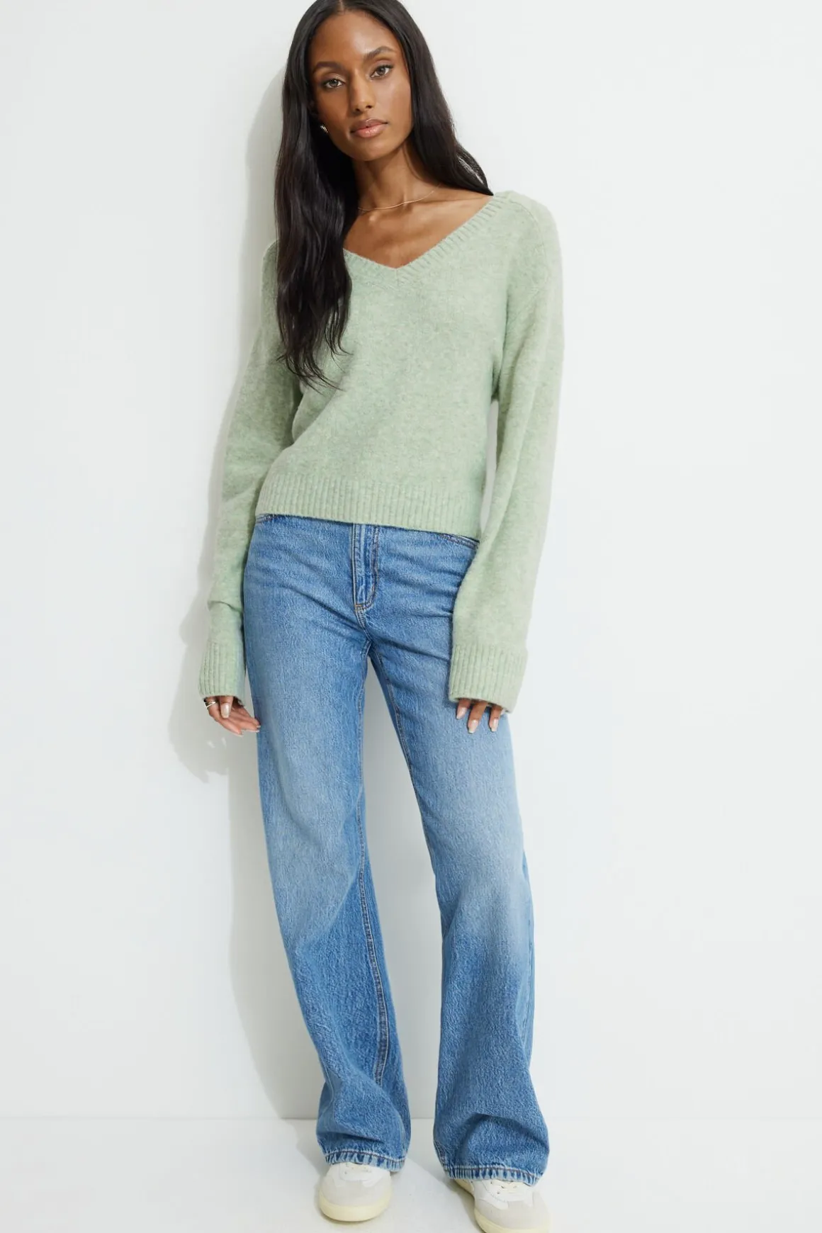 Sweaters & Cardigans | Sweaters-Dynamite Heavenlyarn™ V-Neck Sweater Green