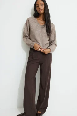Sweaters & Cardigans | Sweaters-Dynamite Heavenlyarn™ V-Neck Sweater Brown