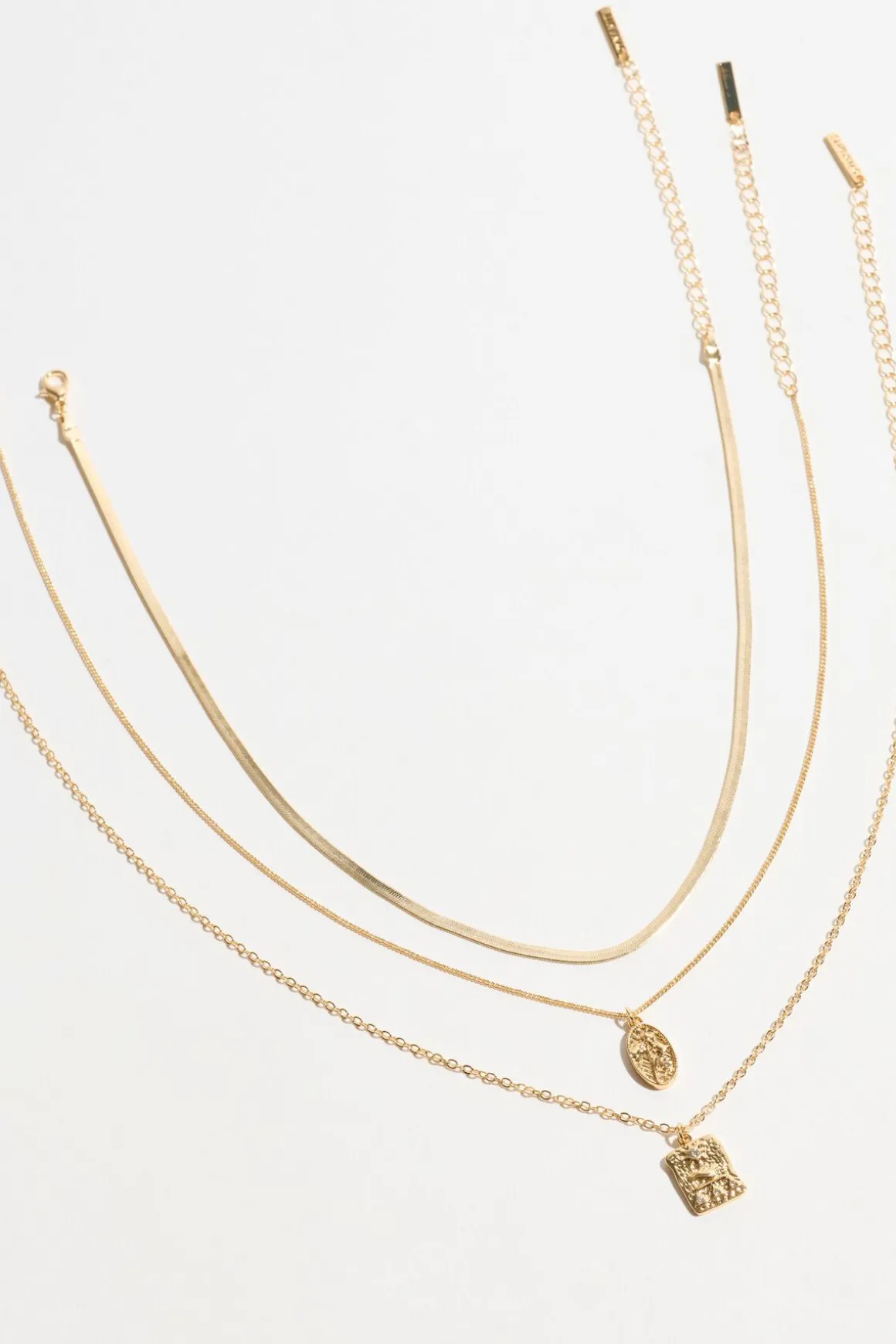Necklaces-Dynamite Layered Flower & Sunrise Medallion Necklace White