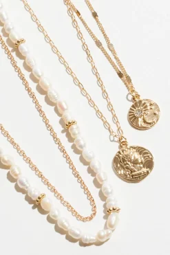 Necklaces-Dynamite Layered Pearl & Worn Medallion Necklace White